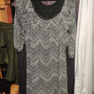 Three Hearts Monochrome Geometric Long Sleeve Dress